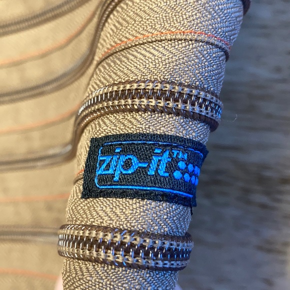 Bundle of four bags - Picture 3 of 13